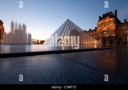 Le Louvre, Paris, France Banque D'Images