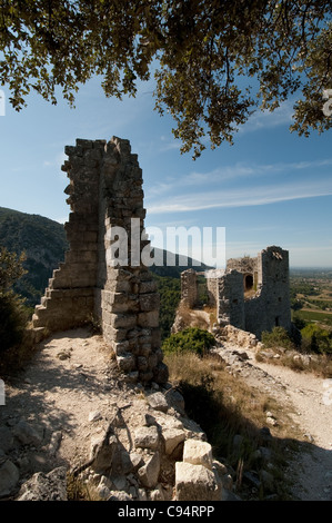 Ruine de l'ancien château à Oppède le Vieux, Luberon, Provence, France Banque D'Images