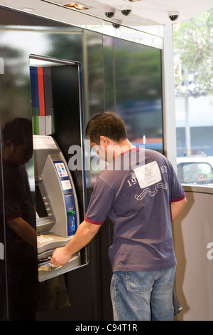 Cash machine : obtenir de l'argent Banque D'Images