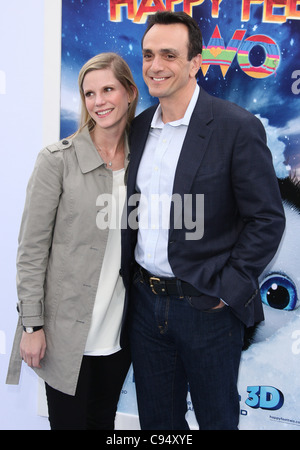 KATIE WRIGHT & Hank Azaria HAPPY FEET DEUX. Première mondiale HOLLYWOOD LOS ANGELES CALIFORNIA USA 13 novembre 2011 Banque D'Images