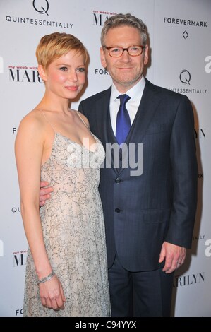 Michelle Williams, Kenneth Branagh aux arrivées pour la Weinstein Company's MA SEMAINE AVEC MARILYN le dépistage, le théâtre de Paris, New York, NY 13 Novembre, 2011. Photo par : Gregorio T. Binuya/Everett Collection Banque D'Images