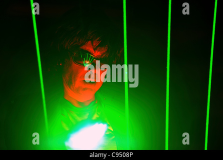 Musicien français Jean-Michel Jarre effectue à Brno, République tchèque le 12 novembre 2011. (CTK Photo/Igor Sefr) Banque D'Images