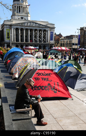 Site du Camp anticapitaliste sur la place du vieux marché de Nottingham. Banque D'Images