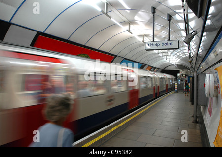 La station de métro laissant à Baker Street à Londres. Banque D'Images