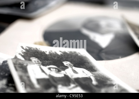 Libre d'un tas de photos de famille vintage Banque D'Images