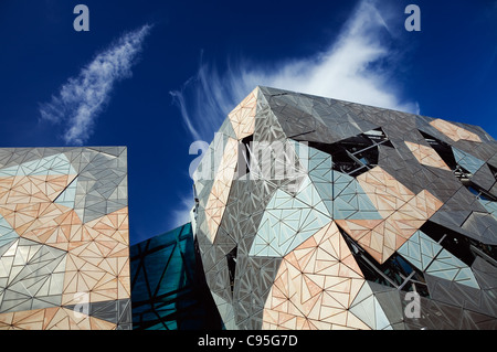 L'architecture moderne de Federation Square à Melbourne, Victoria, Australie Banque D'Images