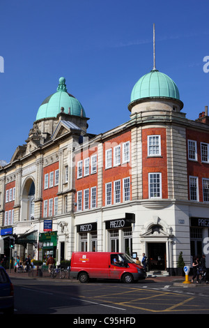 L'ancien opéra national , maintenant un Weatherspoons pub , Mount Pleasant Road, Royal Tunbridge Wells , Kent , Angleterre Banque D'Images