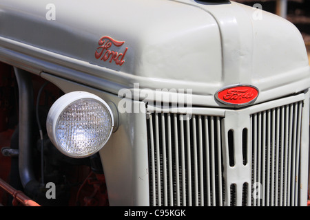 Tracteur ford classique Banque D'Images