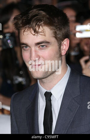 Le ROBERT PATTINSON TWILIGHT SAGA : Breaking Dawn - PART 1. Première mondiale LE CENTRE-VILLE DE LOS ANGELES CALIFORNIA USA 14 novembre 20 Banque D'Images