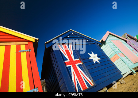 Cabines colorées à la plage de Brighton, à Melbourne, Victoria, Australie Banque D'Images