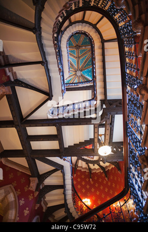 L'Angleterre, Londres, St Pancras, Marriott St.Pancras Renaissance Hotel, Le Grand escalier victorien Banque D'Images