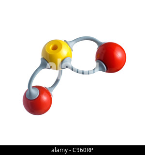 La molécule de dioxyde de soufre. Les atomes sont représentés comme des sphères et sont de couleurs différentes : soufre (jaune) et d'oxygène (rouge). Banque D'Images