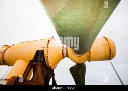 Une turbine marémotrice sur le quai de Kirkwall, Orkney, Scotland, UK Banque D'Images