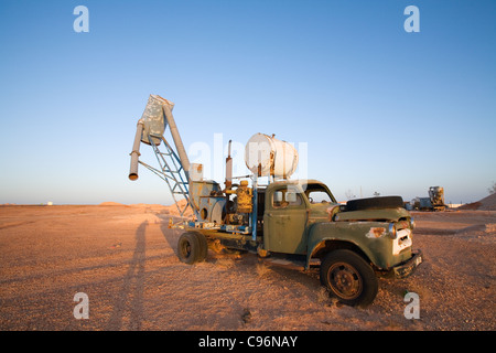 Un camion de la soufflante, utilisé pour extraire la saleté dans l'exploitation minière souterraine opal. Coober Pedy, South Australia, Australia Banque D'Images