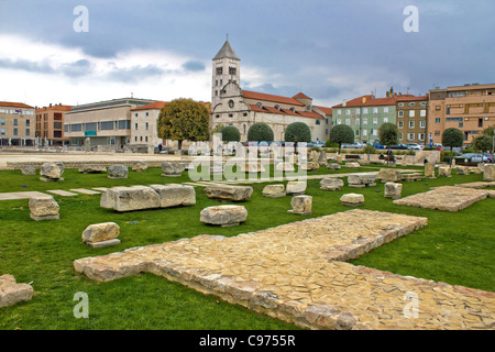 Place verte à Zadar - Forum Romanum, Croatie Banque D'Images
