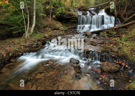 Wagner falls chute près de Munising Michigan en automne Banque D'Images