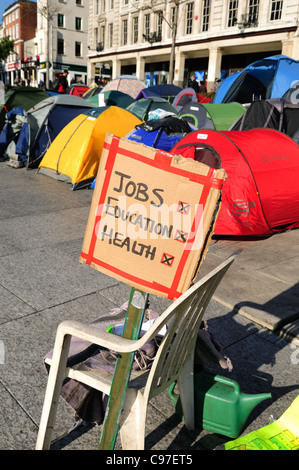 Les protestataires anticapitaliste campé sur la place du vieux marché de Nottingham. Banque D'Images