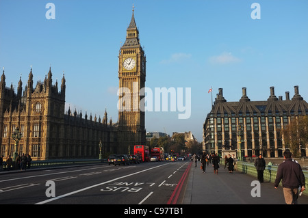 Big Ben photographié à partir de Westminster Bridge, Londres, Angleterre, Royaume-Uni. Banque D'Images