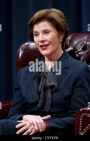 L'ancienne première dame des États-Unis Laura Welch Bush parle de son expérience de la Maison blanche au cours d'un symposium d'une journée intitulé "America's First Banque D'Images