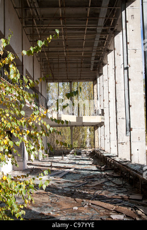 Vandalisé située sur la Palais abandonné de la Culture - Energetik - Place Lénine, Pripyat zone d'exclusion de Tchernobyl l'Ukraine Banque D'Images