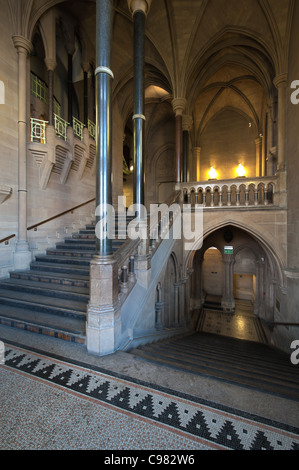 Un escalier de la Whitworth Building de l'Université de Manchester sur le campus d'Oxford Road (usage éditorial uniquement). Banque D'Images