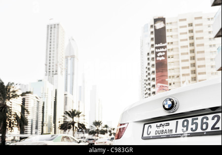 BMW, Impressions de Sheikh Zayed Road, Al Satwa, Dubaï, Émirats arabes unis, Moyen Orient Banque D'Images