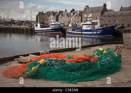 Bateaux de pêche au port de Peterhead, en Écosse Banque D'Images