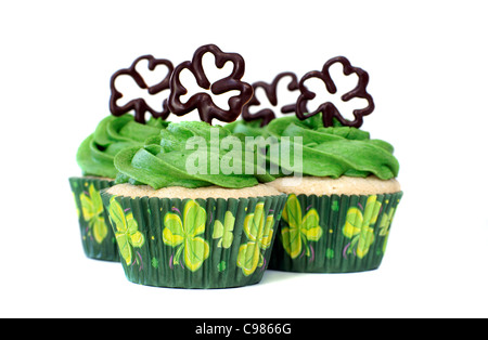 Cupcakes à la vanille décoré pour le traditionnel irlandais le jour de la Saint Patrick Banque D'Images