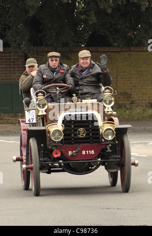 1899 Panhard et Levassor 2011 sur le Londres à Brighton Veteran Car Run Banque D'Images