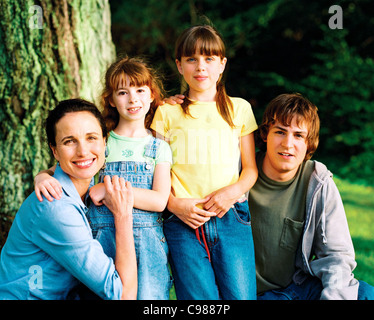 Le dernier signe Année : 2005 Canada / Royaume-Uni Andie MacDowell, Lila Bata-Walsh, Amanda Tilson, Tyler Hynes Réalisateur : Douglas Law Banque D'Images