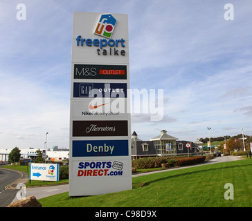 Signer la publicité boutiques à Freeport Talke Outlet Shopping Centre, Stoke-on-Trent, états-majors, Angleterre Banque D'Images