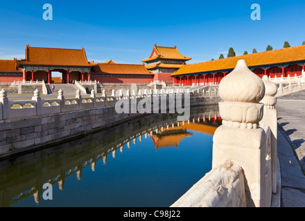 L'eau d'or intérieure qui traverse la cour extérieure, la Cité Interdite de Pékin, complexes, République populaire de Chine, l'Asie Banque D'Images