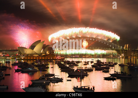 Nouvelle Année d'artifice sur le port de Sydney. Sydney, New South Wales, Australia Banque D'Images