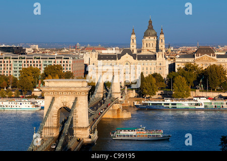 Budapest, Pont des chaînes et de la Basilique de St. Banque D'Images