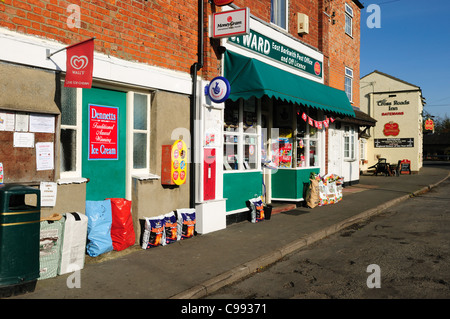 East Lincolnshire Wolds Barkwith Angleterre.bureau de poste et magasin. Banque D'Images