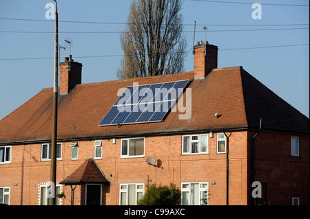 Maisons avec des panneaux solaires fixés Nottingham England uk Banque D'Images