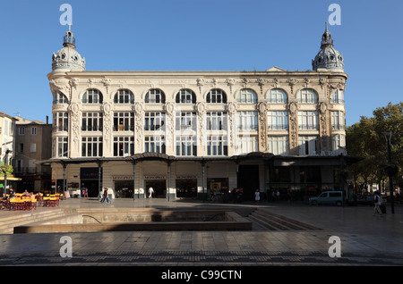 Place principale de Narbonne, dans le sud de la France Banque D'Images