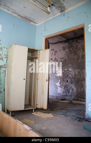 Broken et vide placard de Energetik Palais de la culture la place Lénine, Pripyat zone d'exclusion de Tchernobyl l'Ukraine Banque D'Images