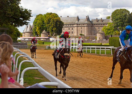 Courses hippiques à l'Hippodrome de Pompadour Banque D'Images