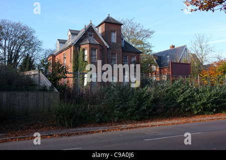 Une maison abandonnée à Winchester UK prêts pour l'aménagement Banque D'Images