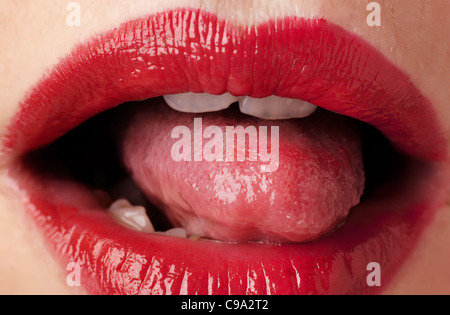 Close up image De lèvres rouges de womans Banque D'Images