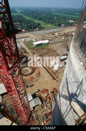 Vue de dessus de l'usine de ciment en construction à Cilicap, Java, Indonésie Banque D'Images