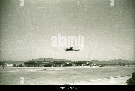 Avion décollant Itazuke Air Base, le Japon pendant la guerre de Corée. Banque D'Images