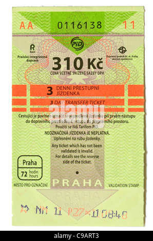 Des tickets de transports en commun de Prague, valable au métro, trams et bus. 3 Jours - 310 Kc (couronnes : corriger l'hiver 2011) Banque D'Images