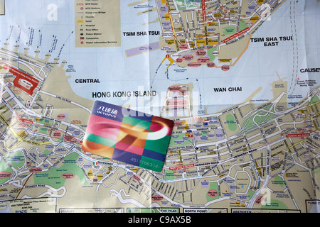 Carte Touristique de hong kong avec Octopus Travel Card Banque D'Images