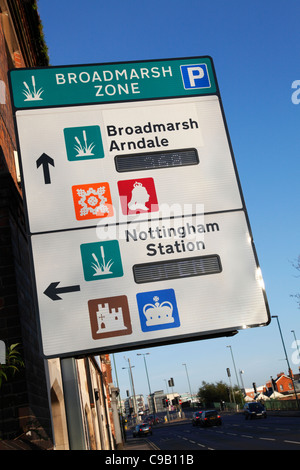 Un parking électronique signe à Nottingham, Angleterre, Royaume-Uni Banque D'Images