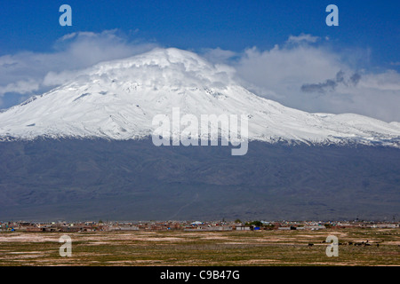 Le mont Ararat, Dogubeyazit, est de l'Anatolie, Turquie Banque D'Images