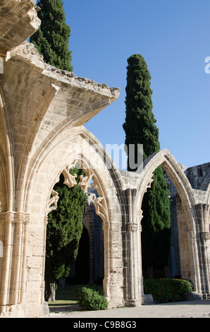 L'Abbaye de Bellapais arches Gothis, village de Bellapais, Chypre du Nord Banque D'Images