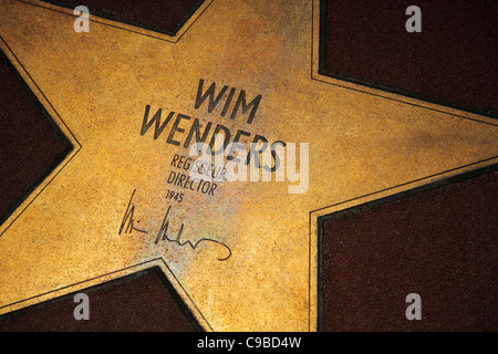 Star pour Wim Wenders sur le boulevard des stars à la Potsdamer Platz à Berlin, Wim Wenders Stern auf dem Boulevard der Sterne Banque D'Images