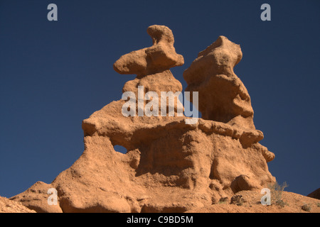 Konorchok vallée, formations rocheuses de grès rouge, les sédiments du Paléogène, Tian-shan occidental, le Kirghizistan Kirghizistan Banque D'Images